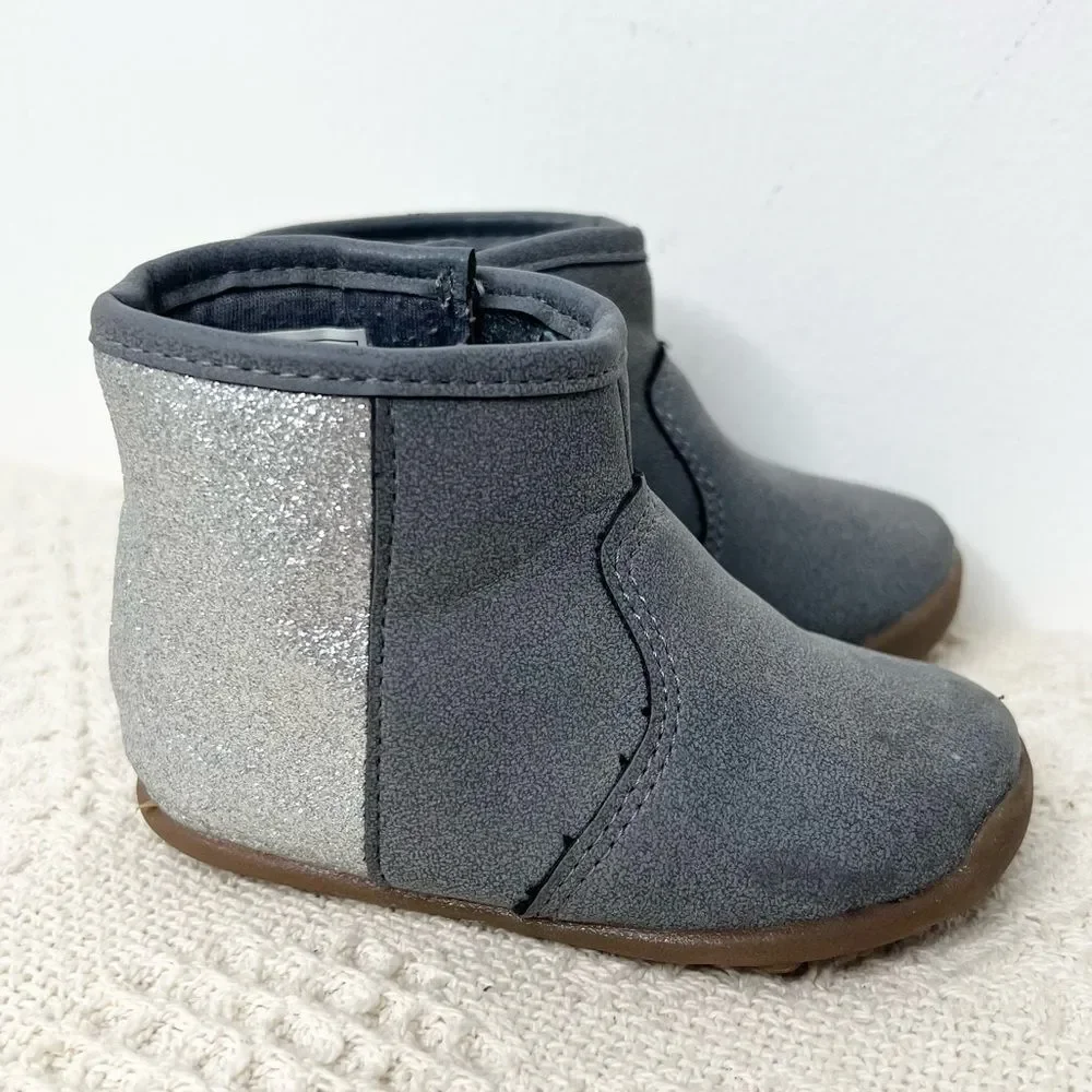 Carter’s Walk Amylene Grey Silver Boots Toddler Baby Girl Size 4 Booties